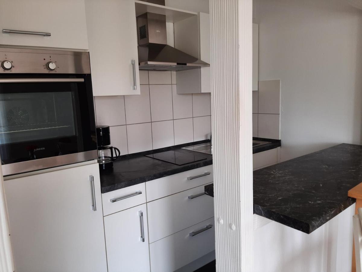 Moderne Wohnung Im Grunen Mit Schoner Terasse Tettnang Bagian luar foto